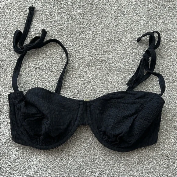 NWT ABERCROMBIE Curve Love Tie-Strap Underwire
Bikini Top M black swim - Picture 4 of 8
